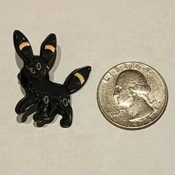 Pokémon Eevee Evolution - Umbreon Enamel Pin: Mystic Night-Themed Pin - Picture 4 of 5
